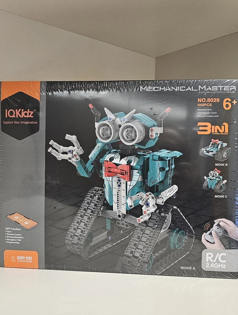 Brand New IQKidz Remote Control Stem Building Kit Mechanical Master RC Robot